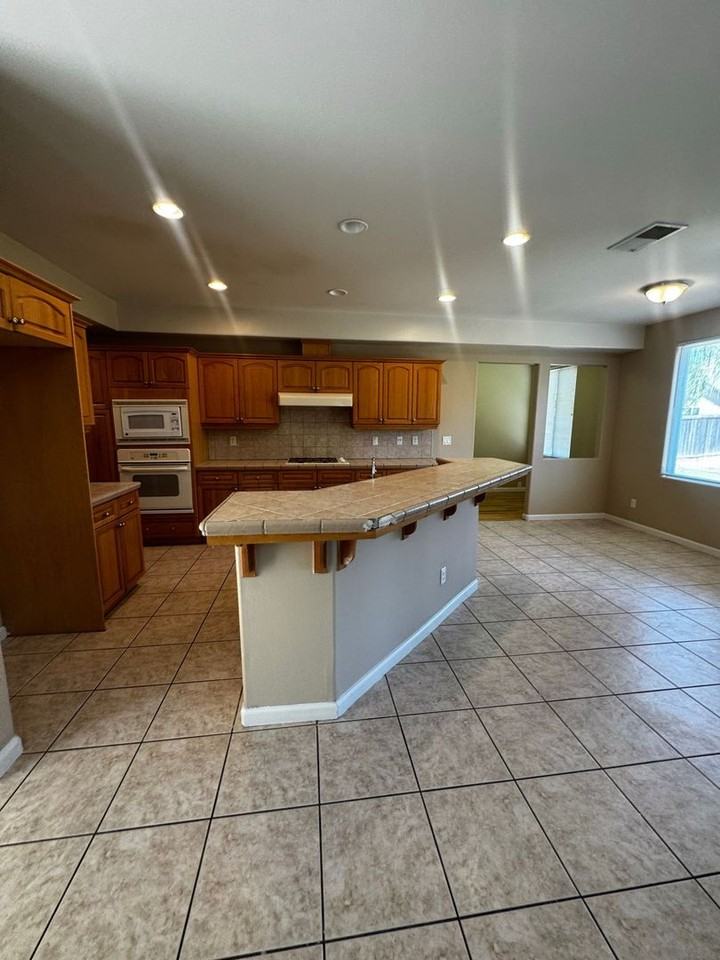 11066 Sawtooth Peak Way - Photo 2 of 27