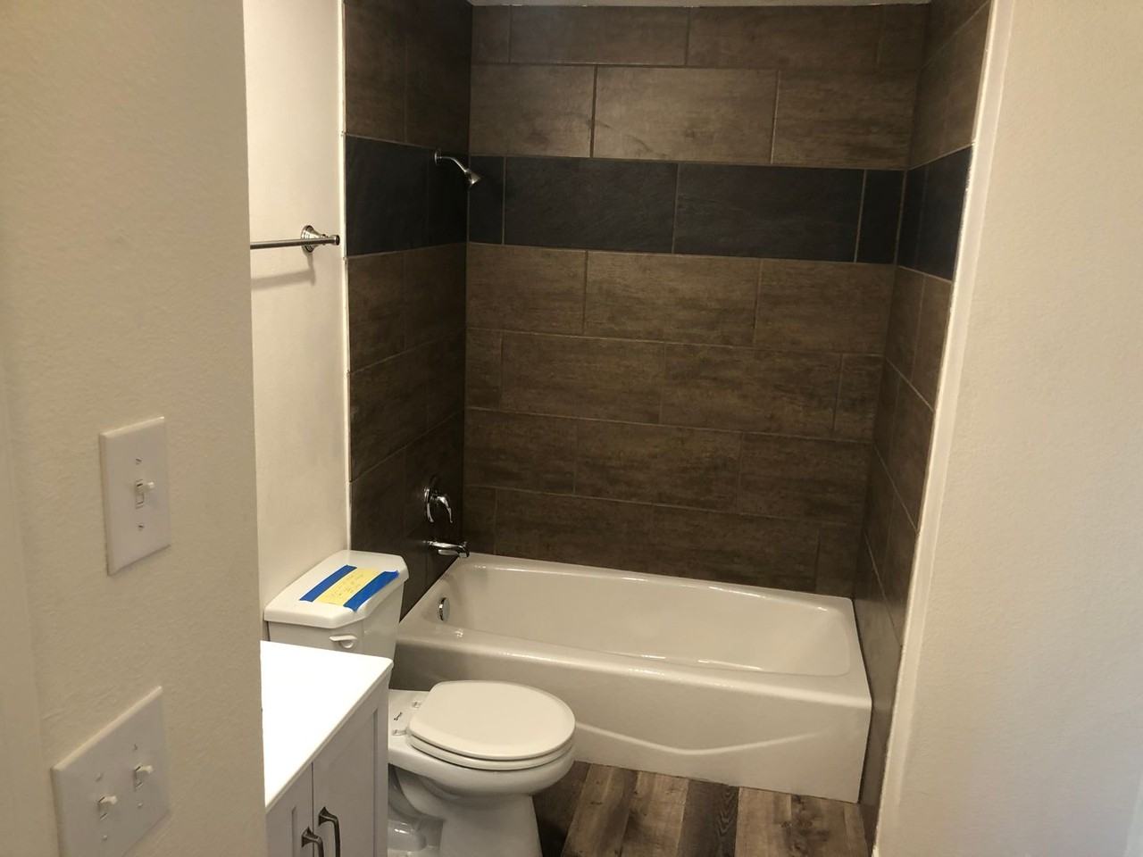 1143 W Cascade Ave - Photo 5 of 6