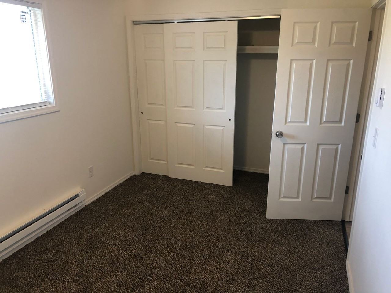 1143 W Cascade Ave - Photo 6 of 6
