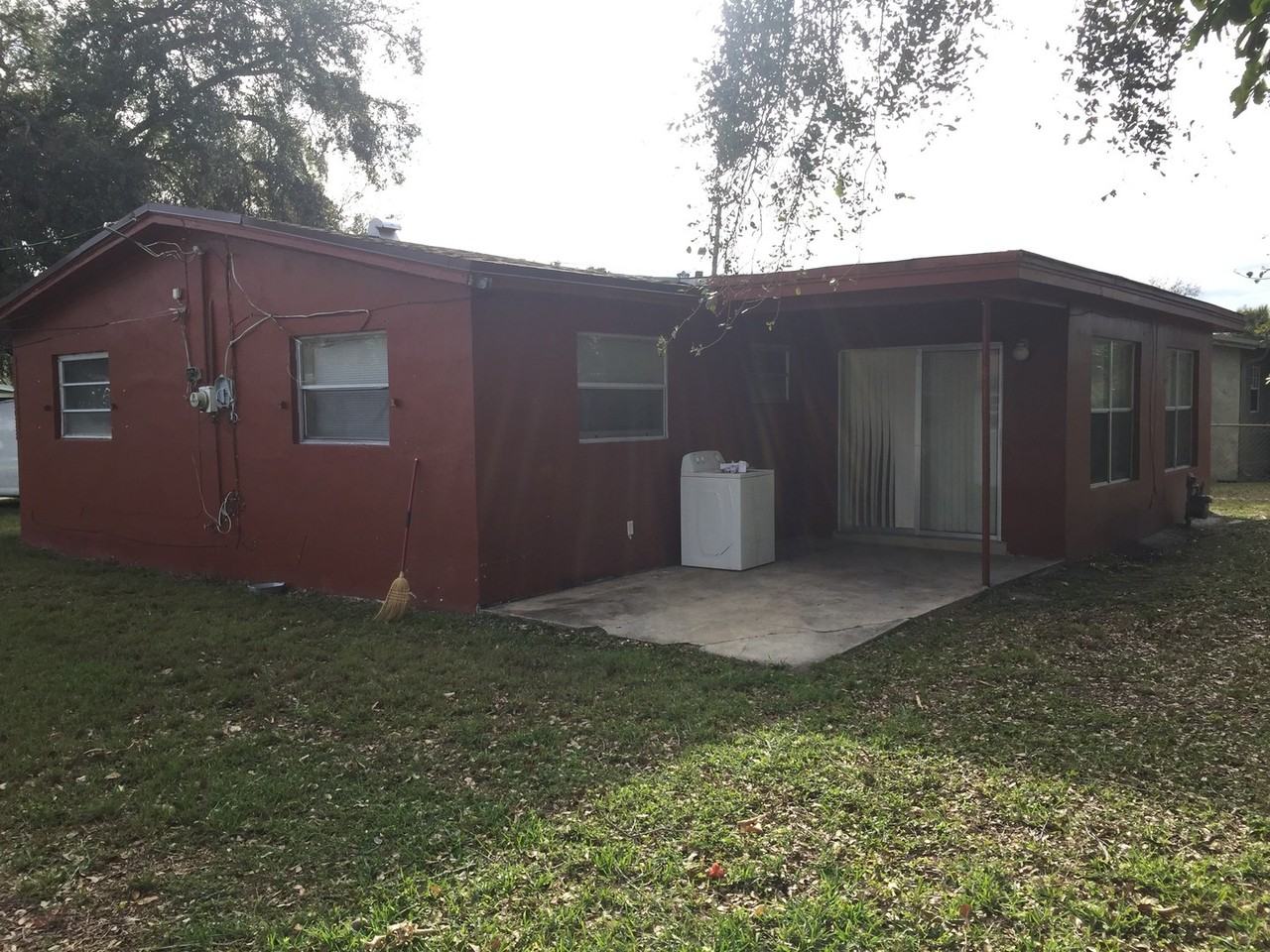 3631 Nw 9th Ct - Photo 3 of 19