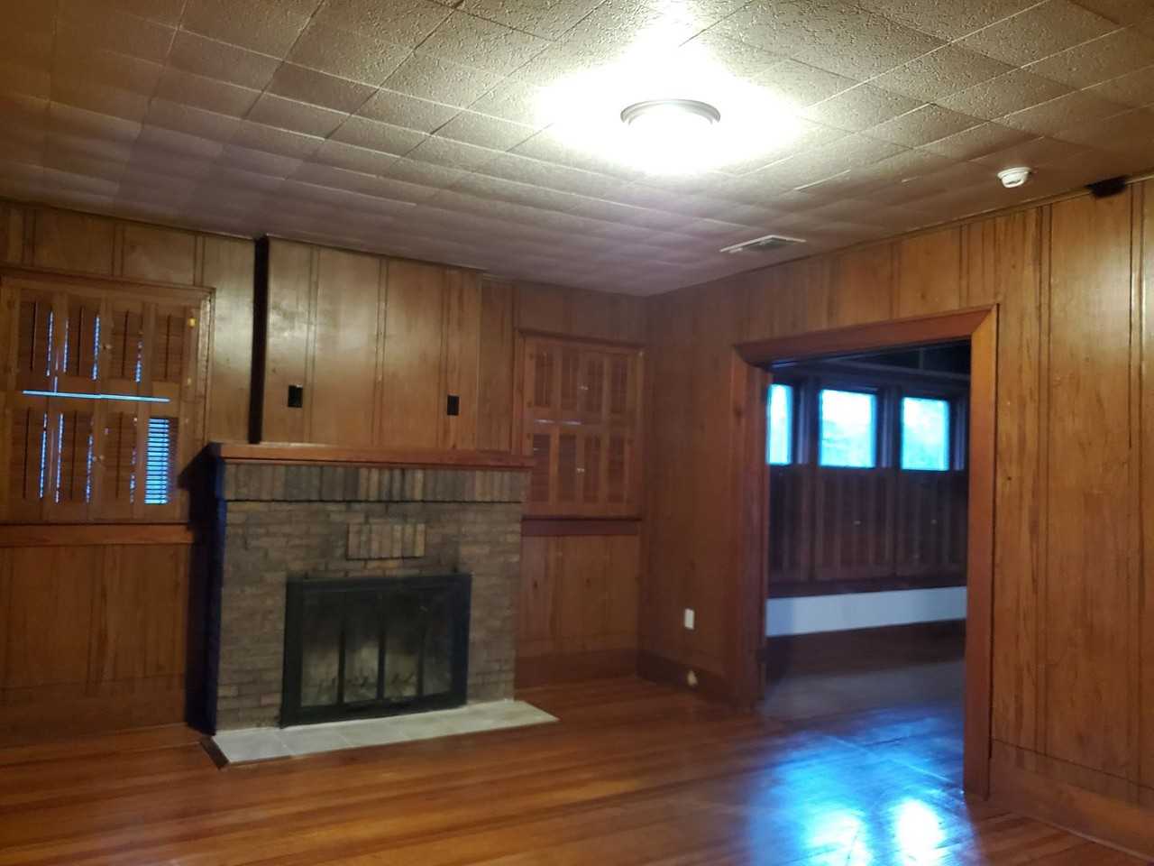 4113 Speedway - Photo 4 of 31