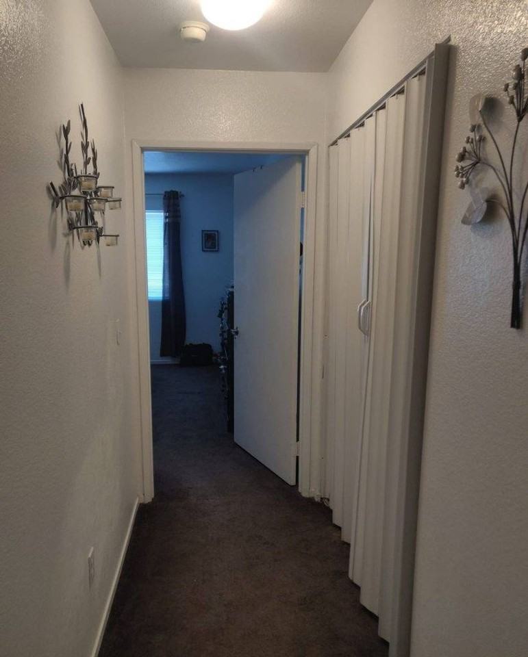 240 Morongo Dr - Photo 2 of 9