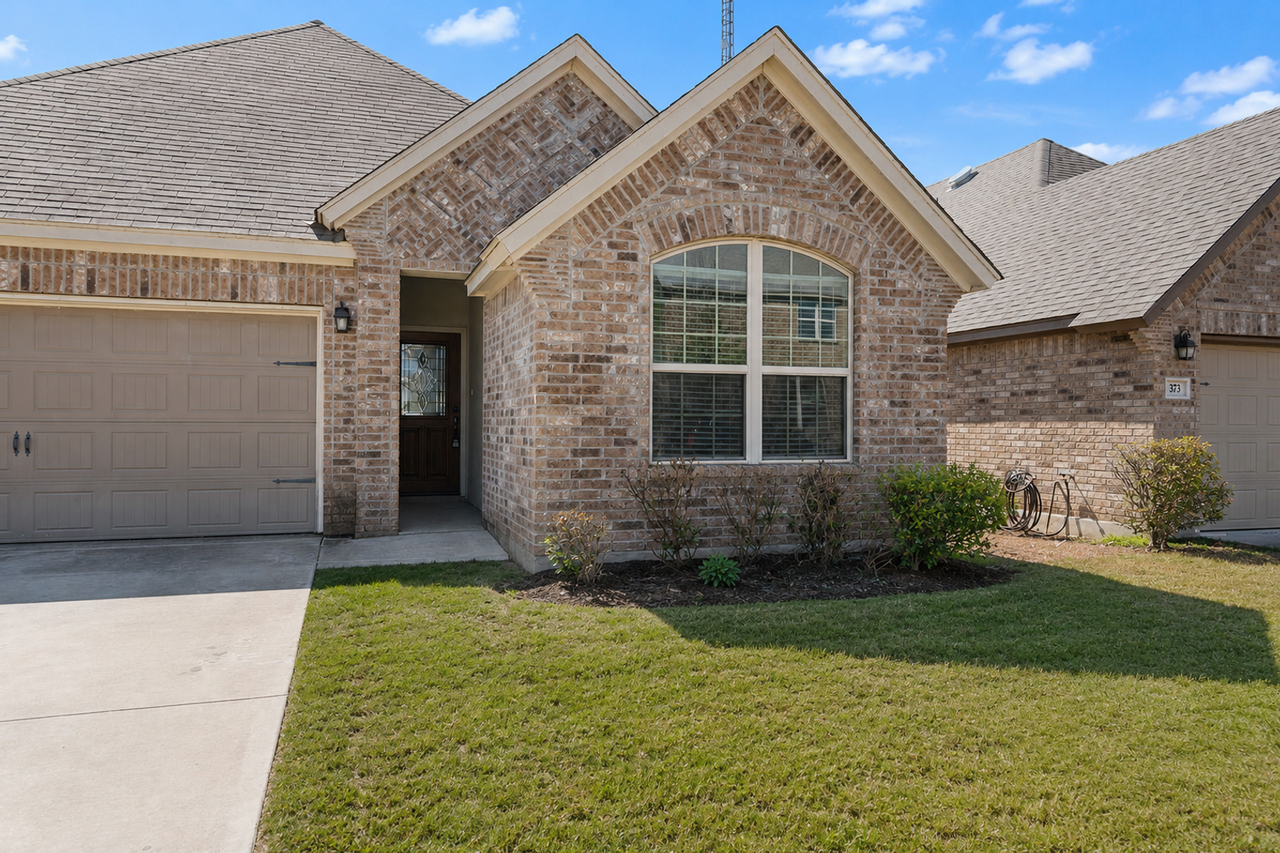 369 Derby Dr - Photo 2 of 27