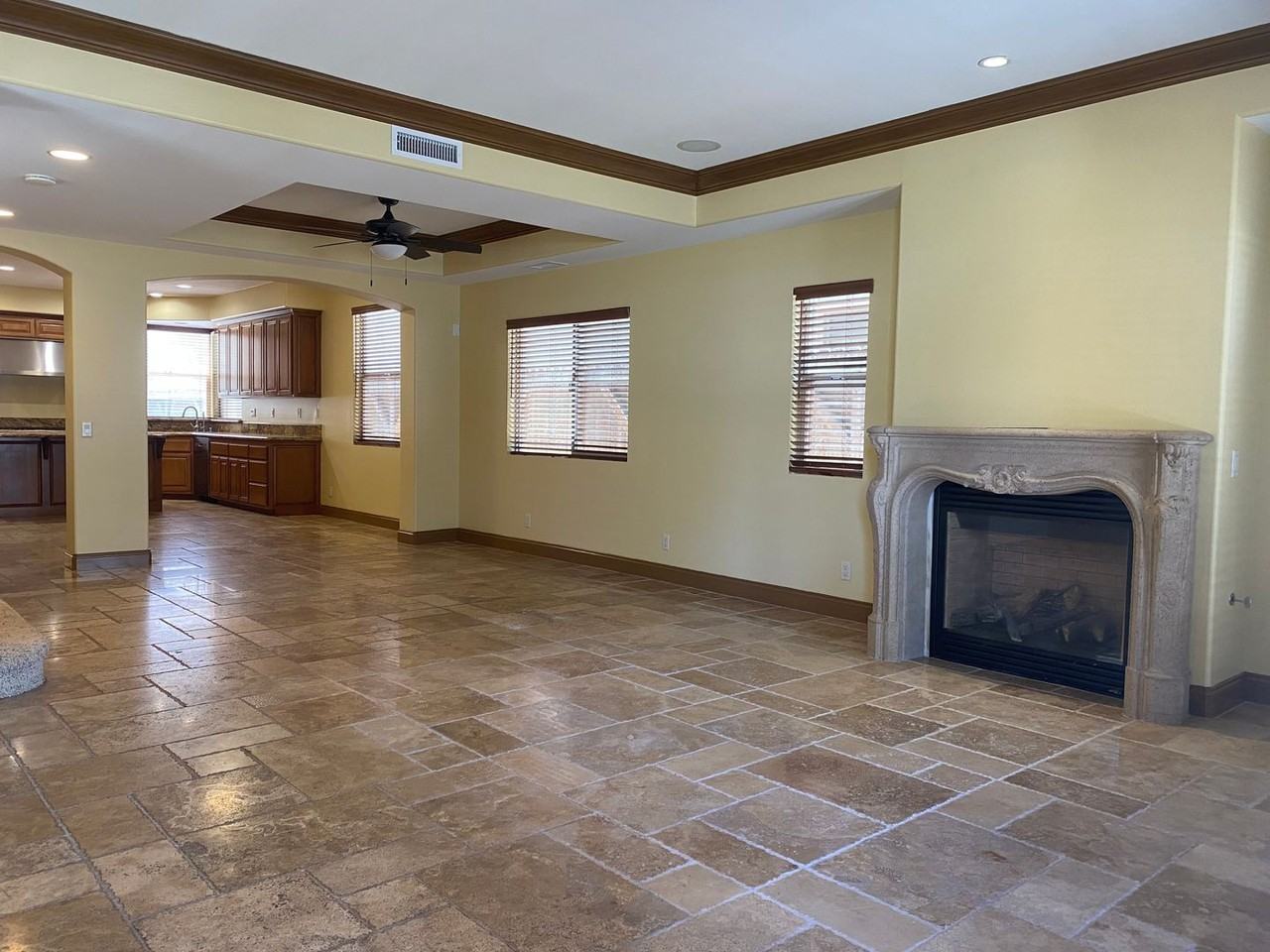 318 9th St - Photo 4 of 50