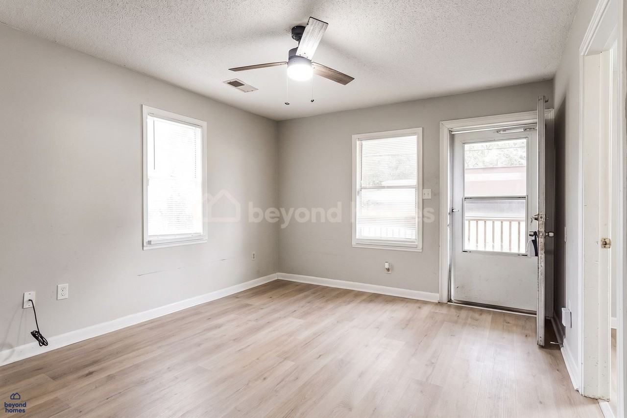 1421 26th Ave N - Photo 7 of 17