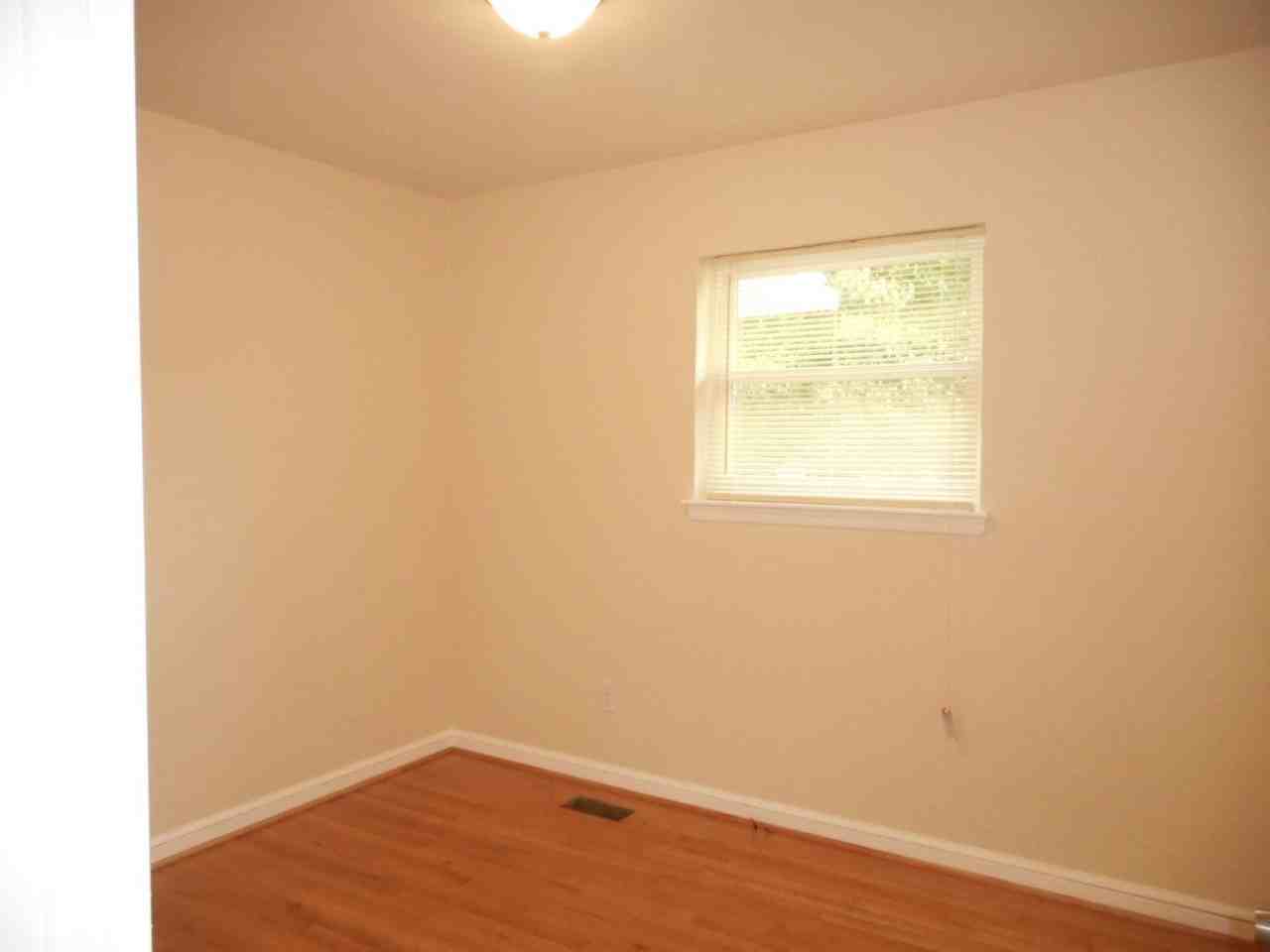 120 Latham Dr - Photo 7 of 9