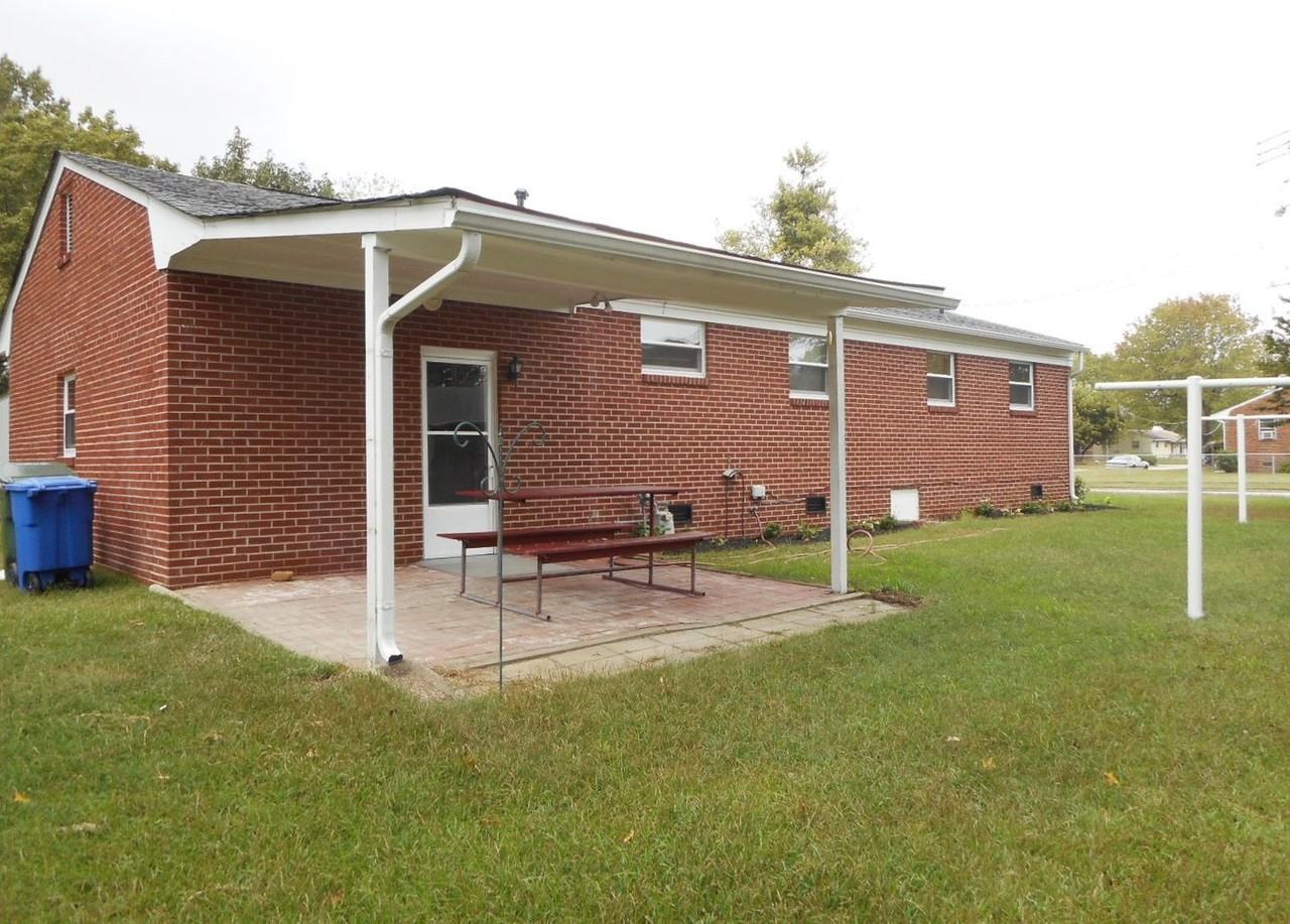 120 Latham Dr - Photo 2 of 2