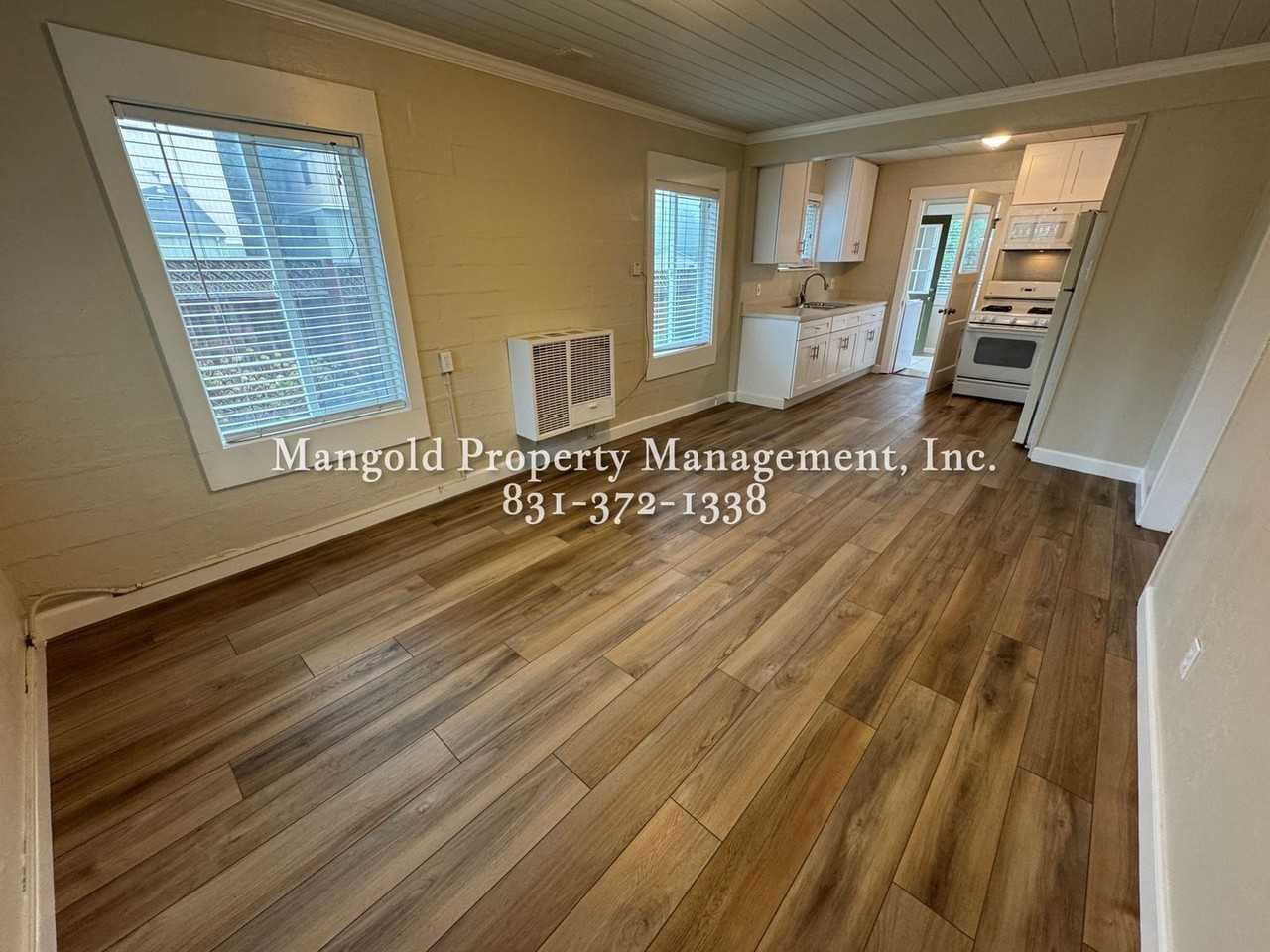 1025 Hilby Ave - Photo 3 of 15