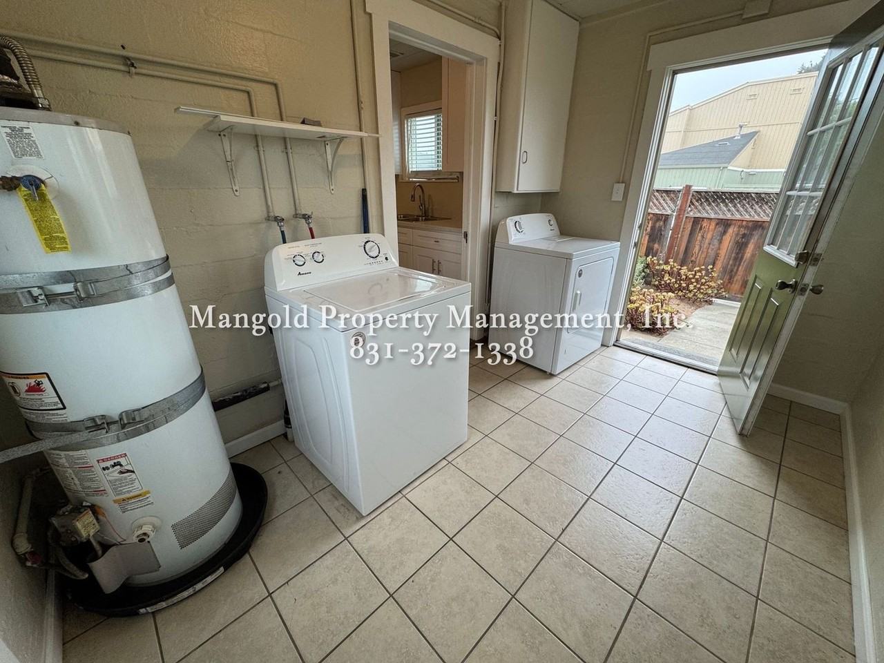 1025 Hilby Ave - Photo 6 of 15