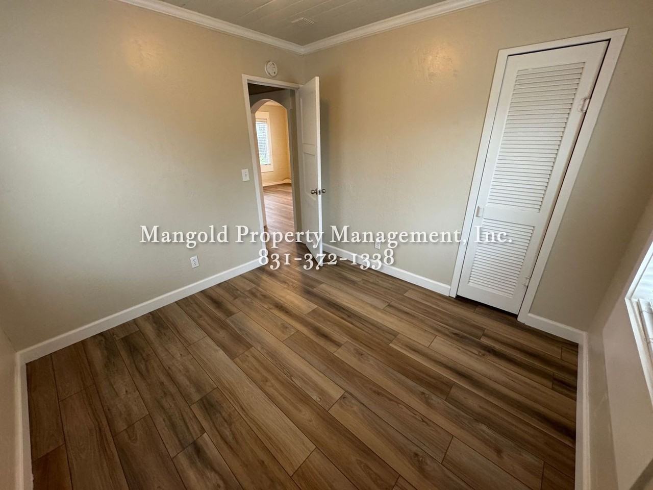 1025 Hilby Ave - Photo 7 of 15