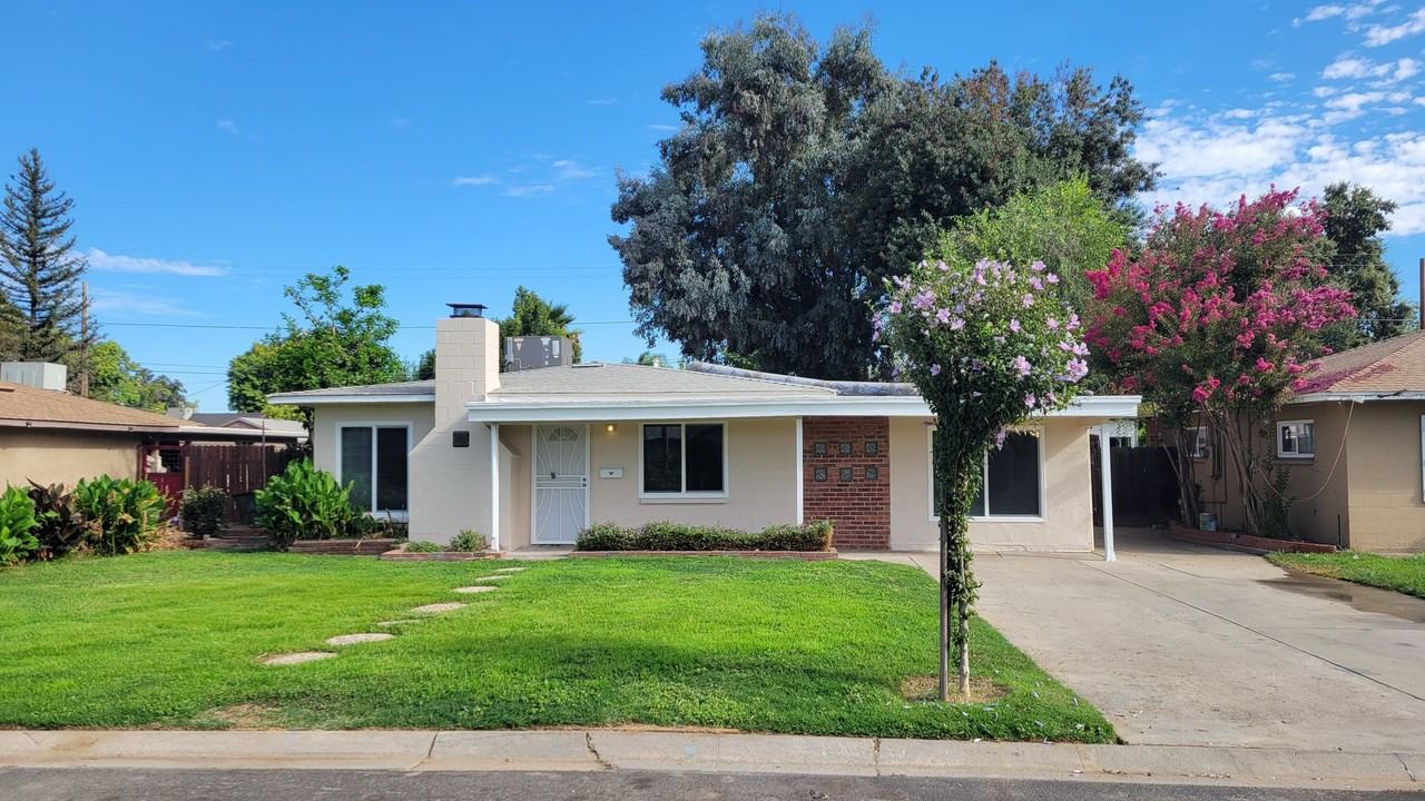 2321 Dora St - Photo 2 of 32