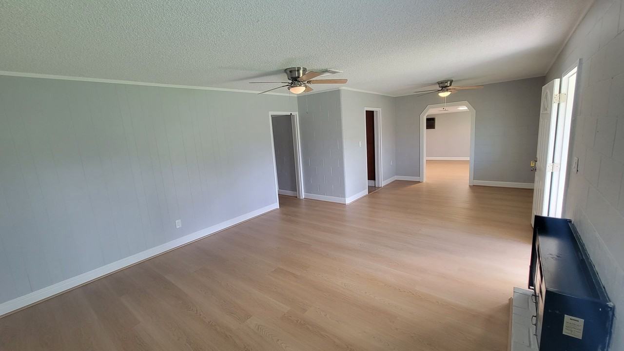 2321 Dora St - Photo 7 of 32