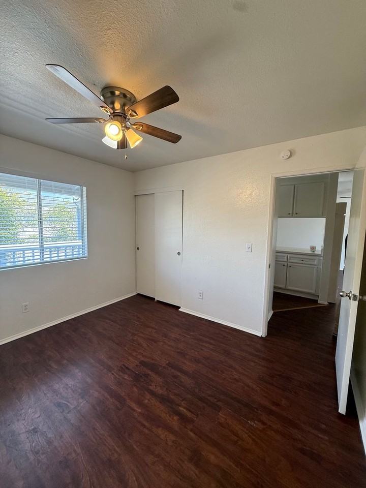 718 Emory St - Photo 2 of 11