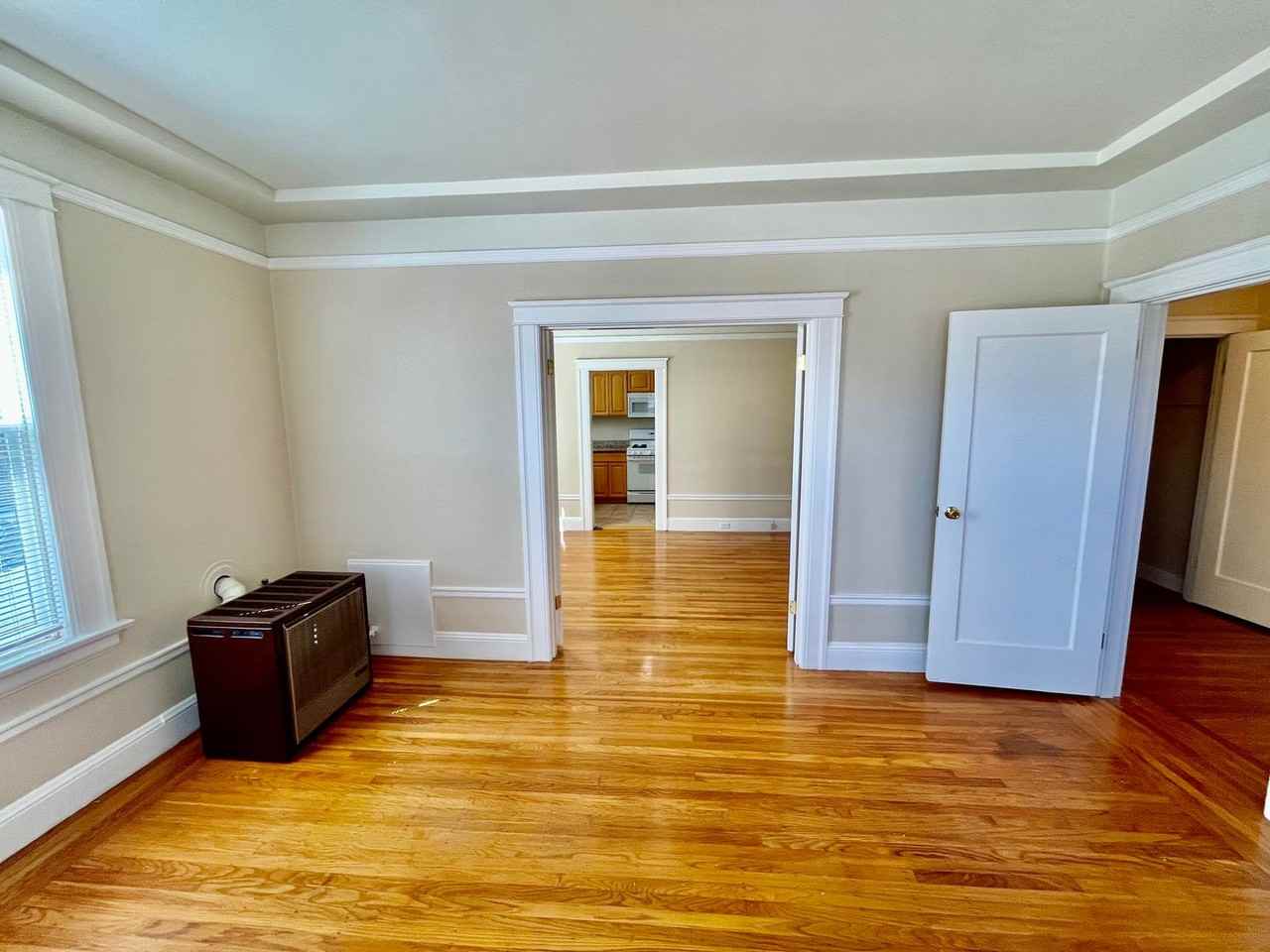 497 6th Ave - Photo 2 of 10