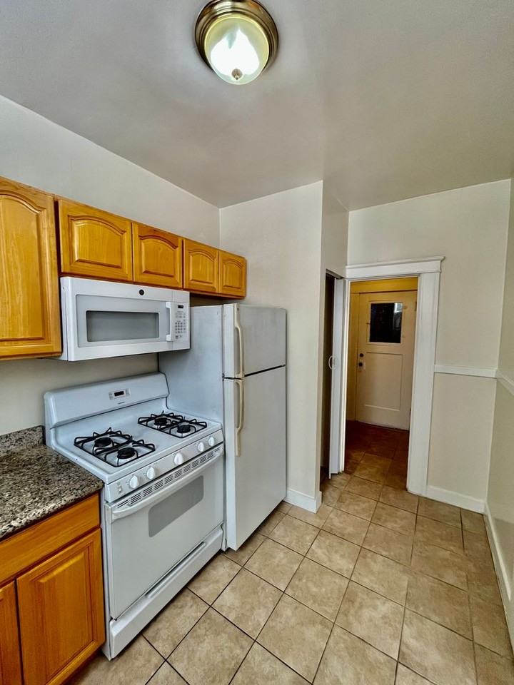 497 6th Ave - Photo 5 of 10