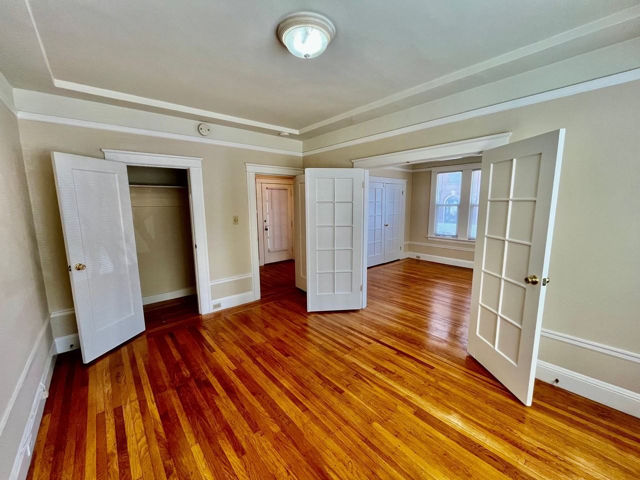 497 6th Ave - Photo 6 of 10