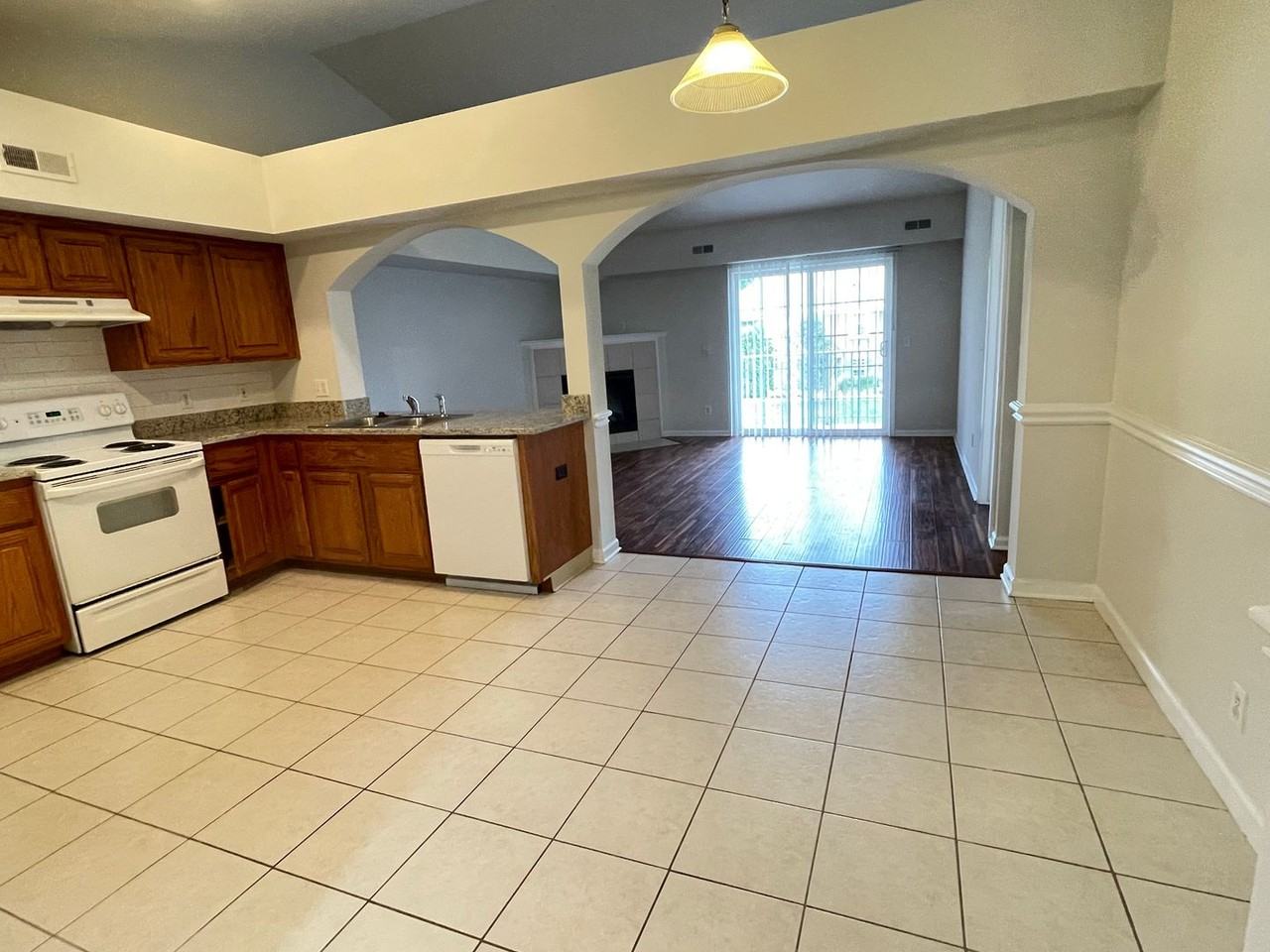 54274 E Annsbury Cir - Photo 5 of 36