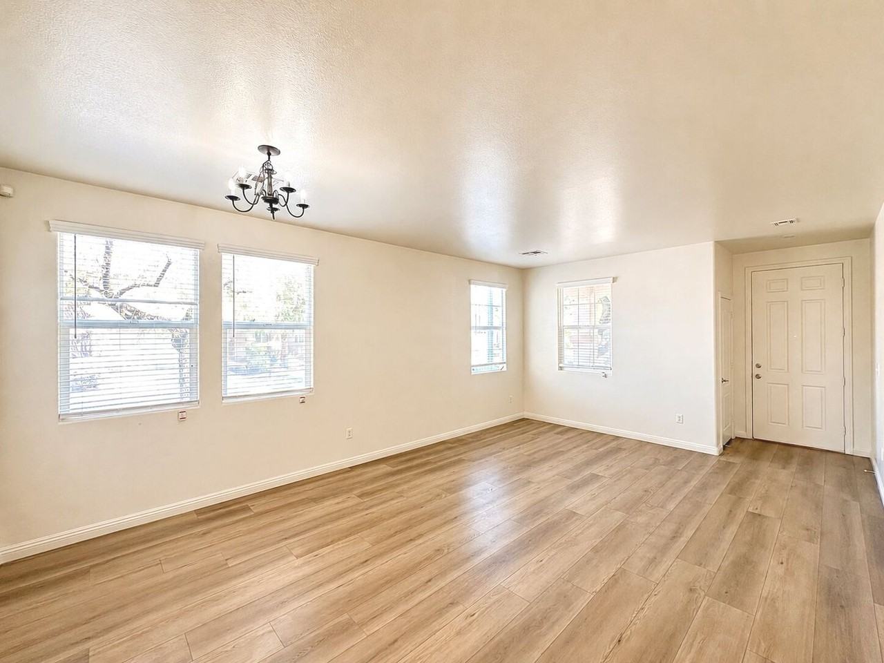 11227 Accademia Ct - Photo 5 of 23