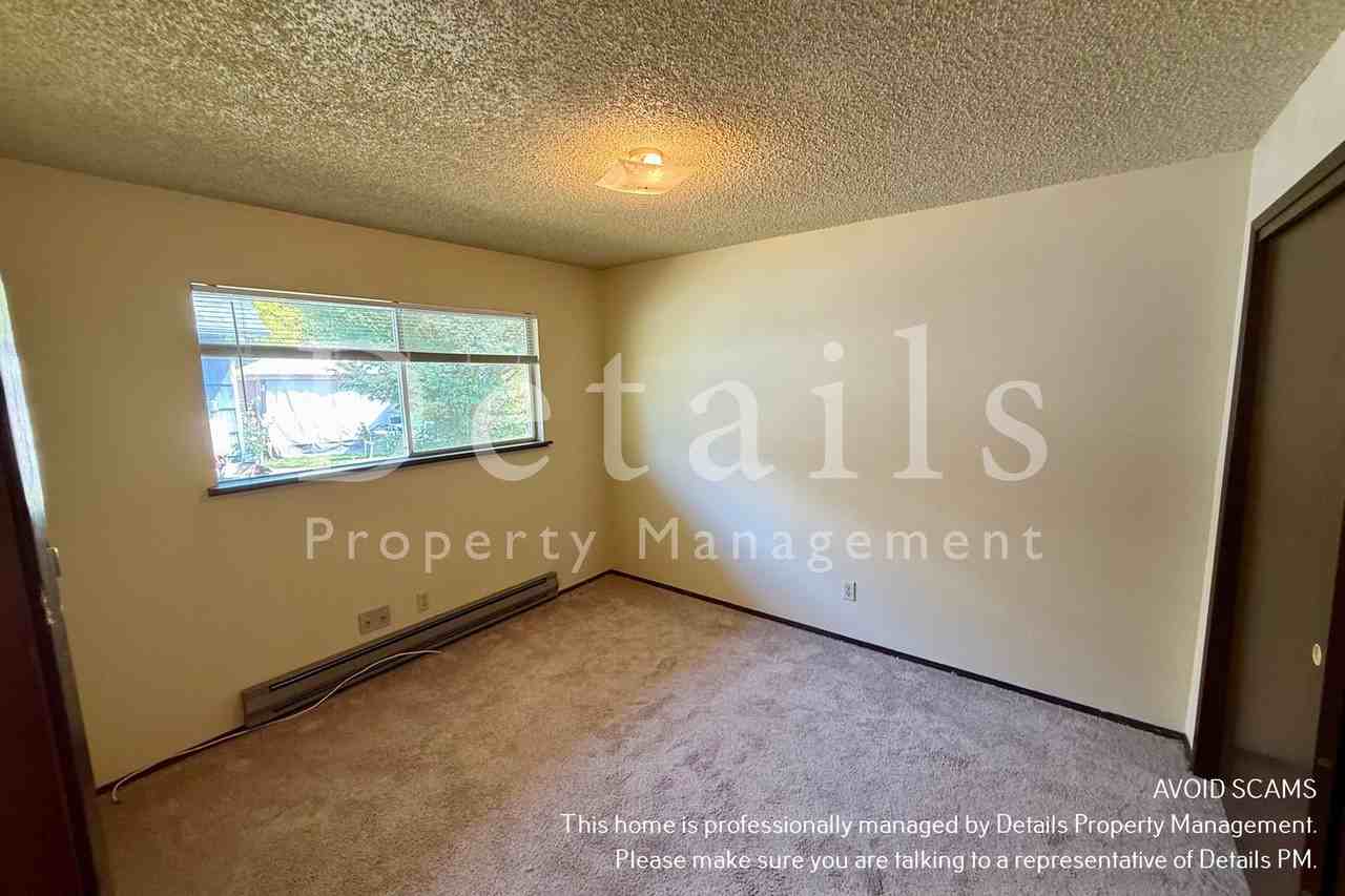 2017 Ne Pacific Ave - Photo 7 of 10