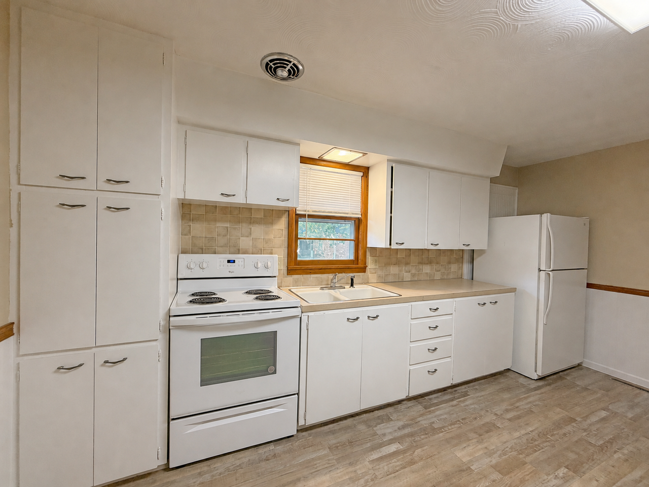 925 S Link Ave - Photo 4 of 10