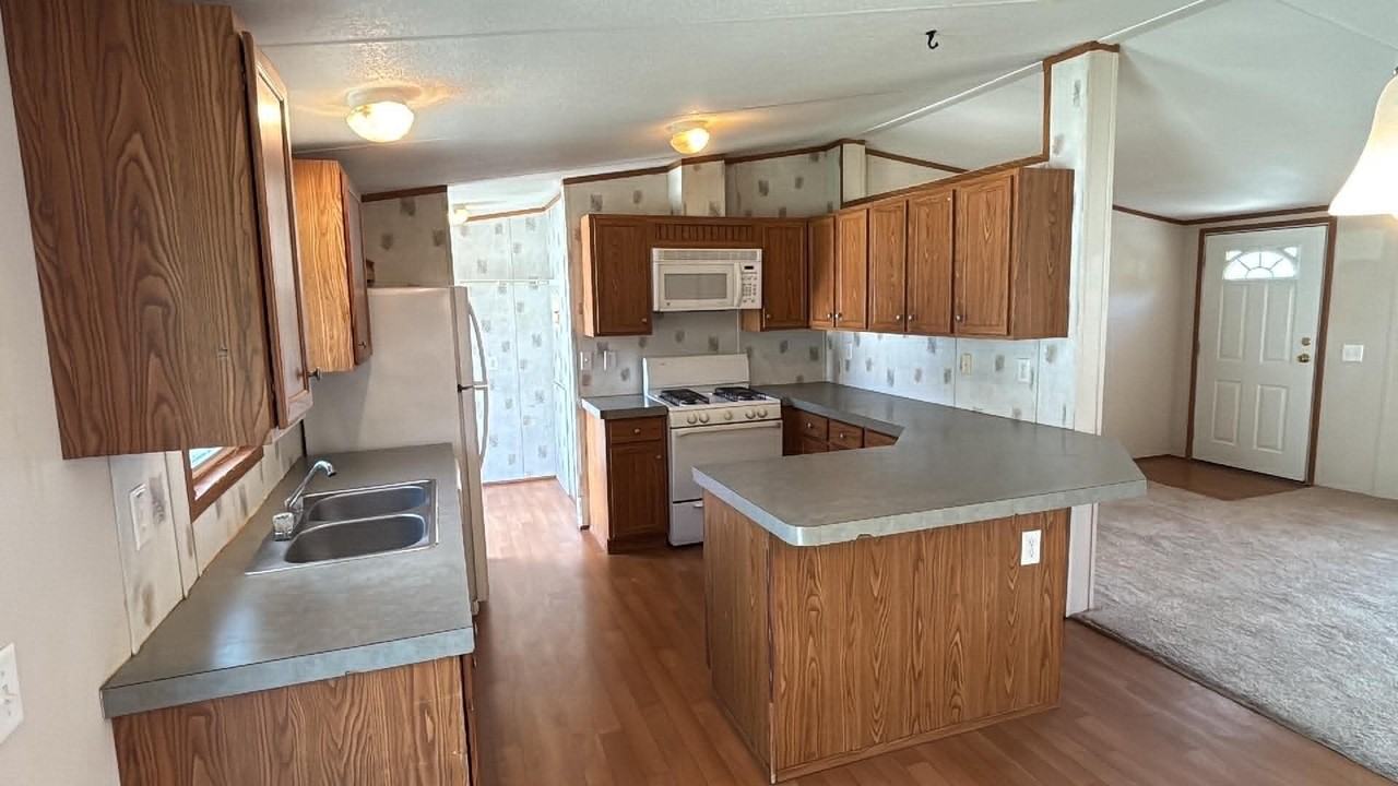17 Meadowview Dr - Photo 5 of 23