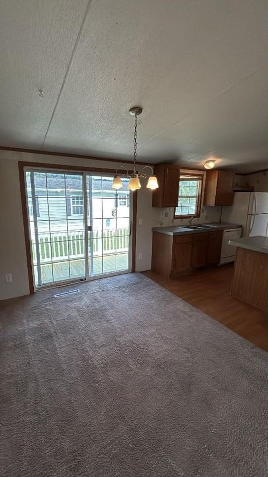 17 Meadowview Dr - Photo 6 of 23
