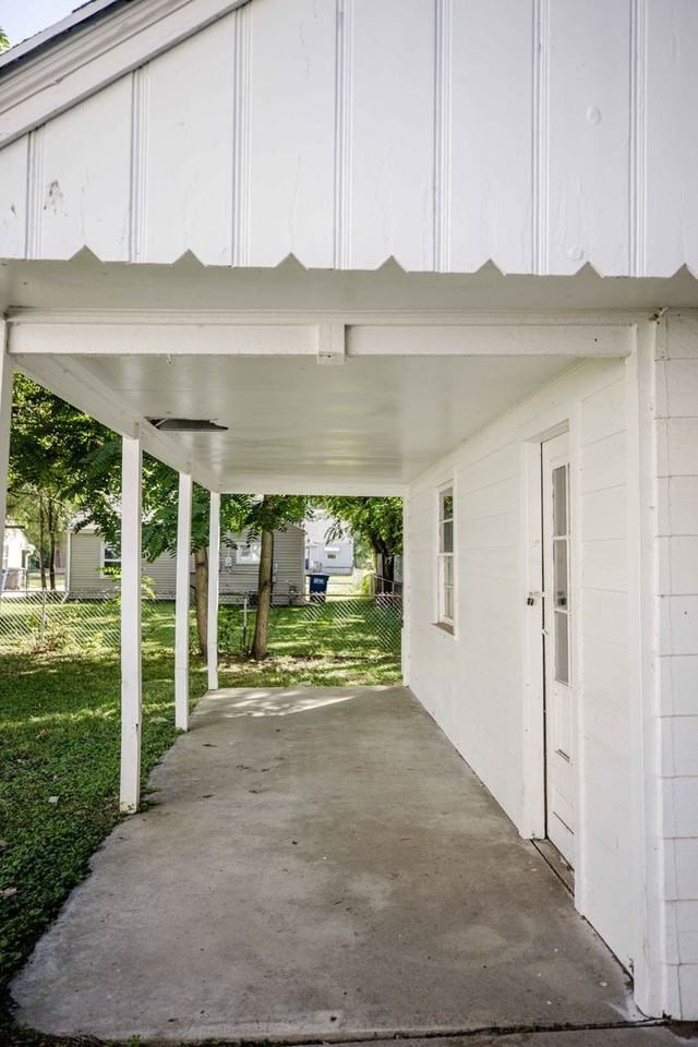 3428 Beaumont Dr - Photo 4 of 32