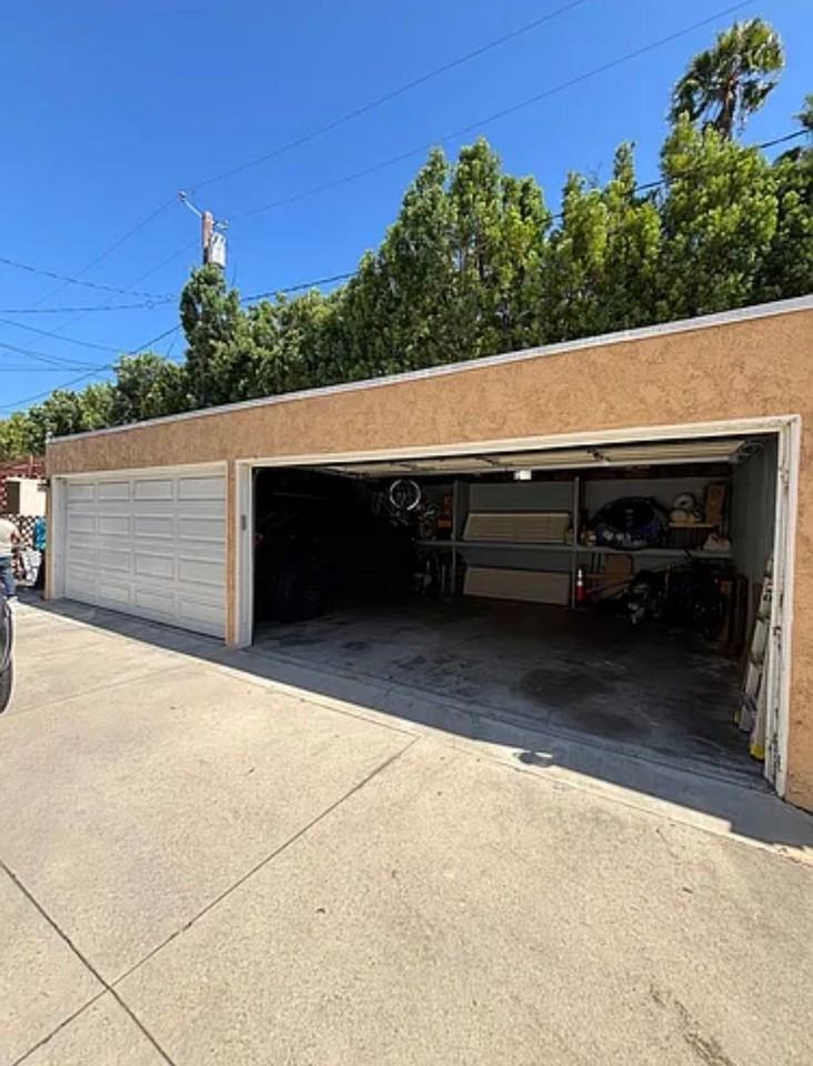 4126 W Toluca Lake Ave - Photo 6 of 11