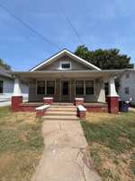 featured image of 922 W 2nd Ave