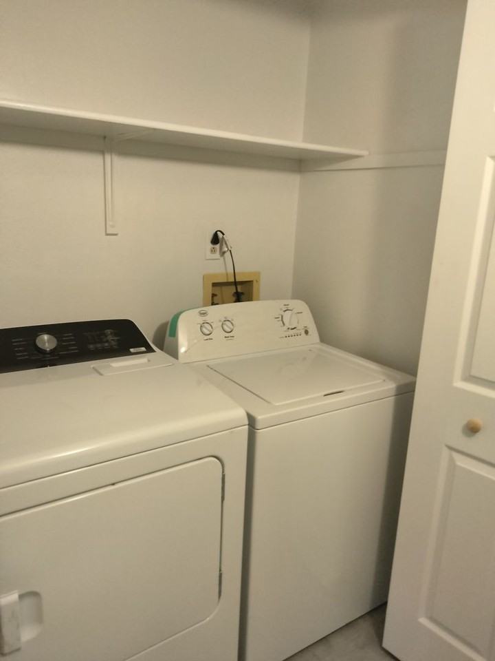 12100 Candelaria Rd Ne - Photo 3 of 13