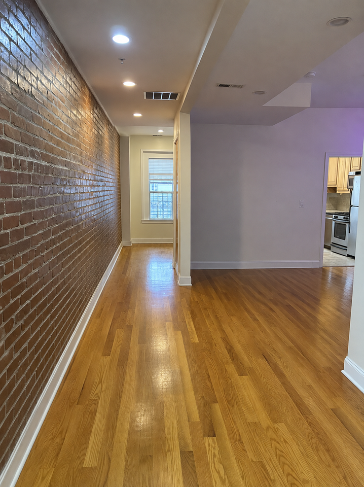 407 P St Nw - Photo 3 of 5