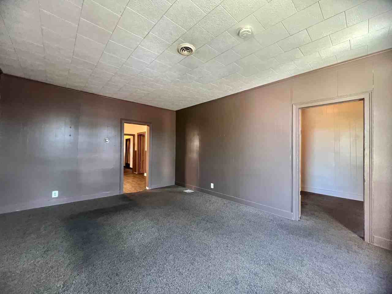 92 Main Ave - Photo 2 of 8