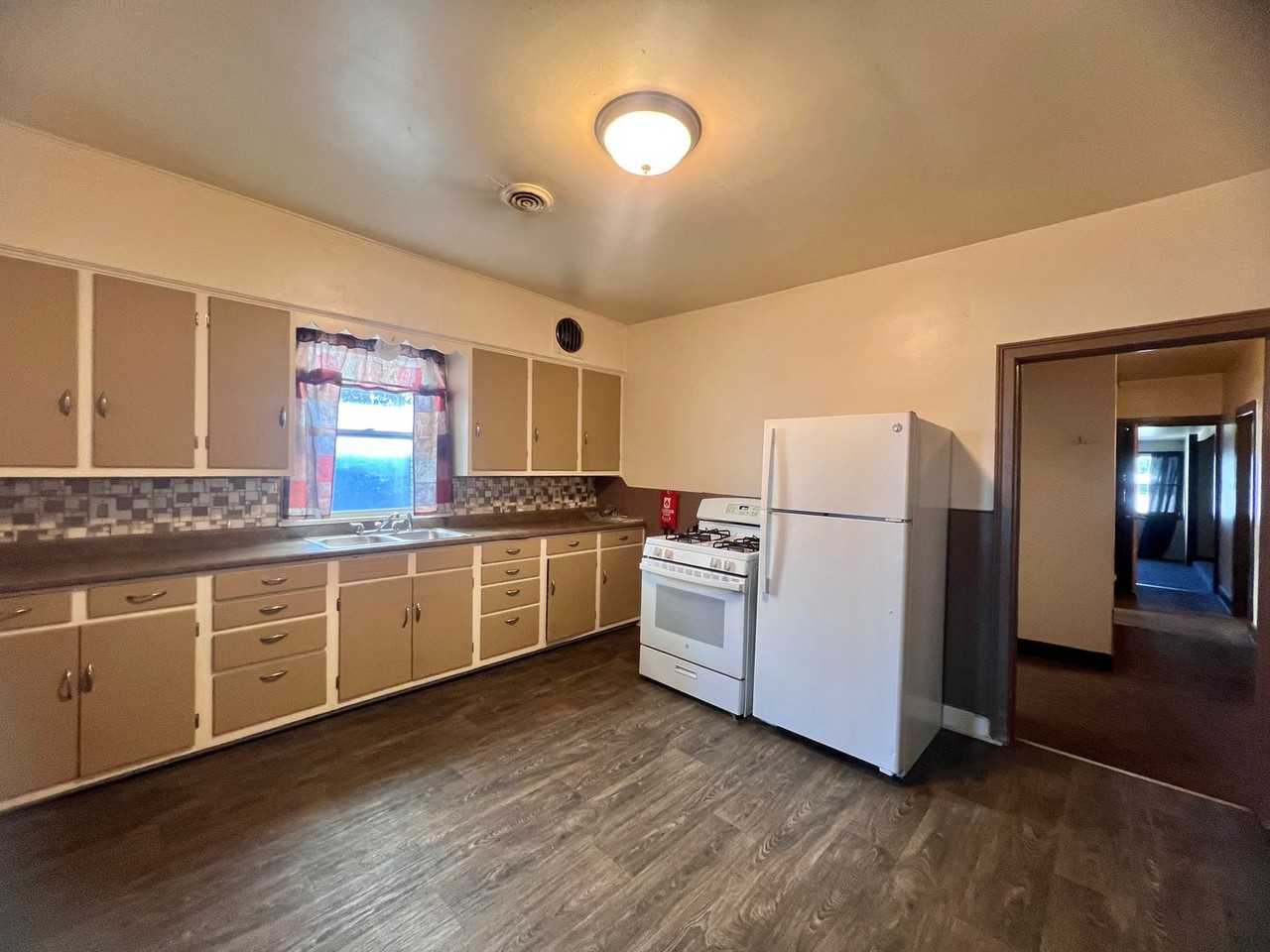 92 Main Ave - Photo 3 of 8