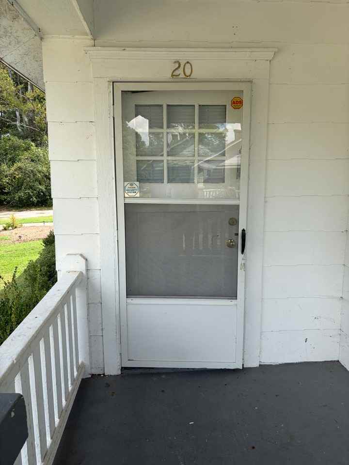 20 Young St - Photo 2 of 9