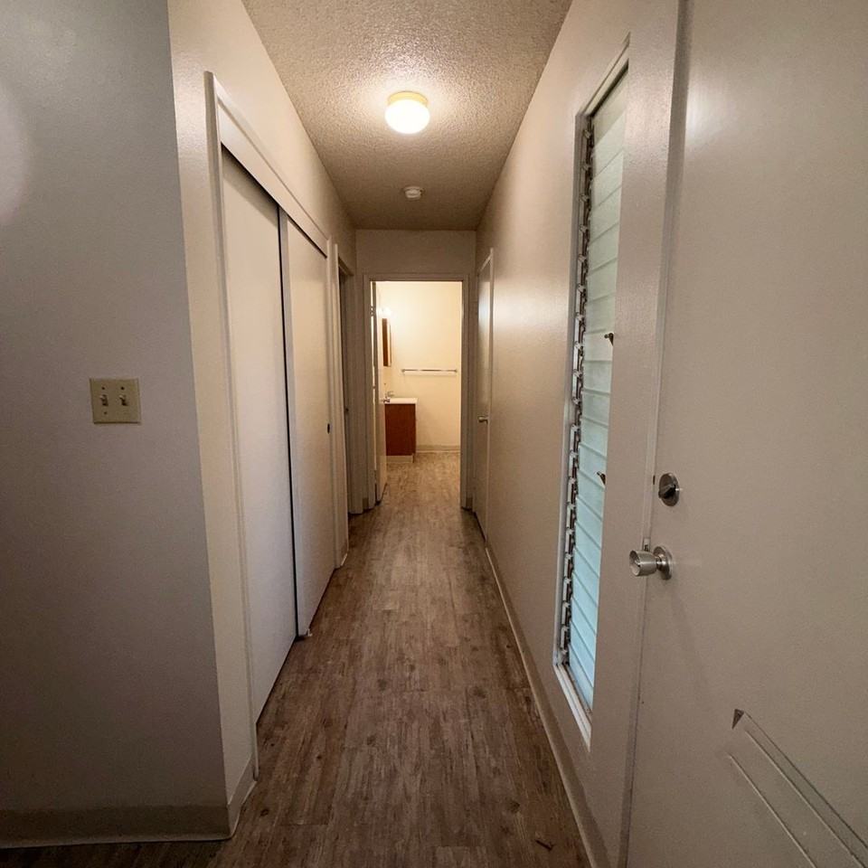 Neighborhood Manor - Photo 6 of 24