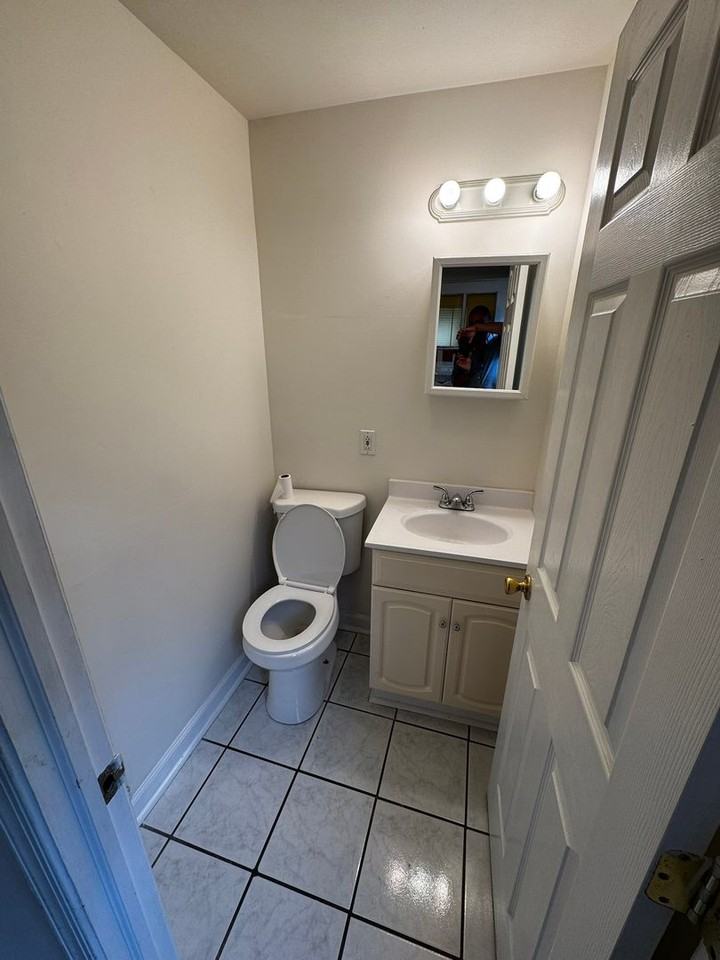 2544 S Sartain St - Photo 7 of 24