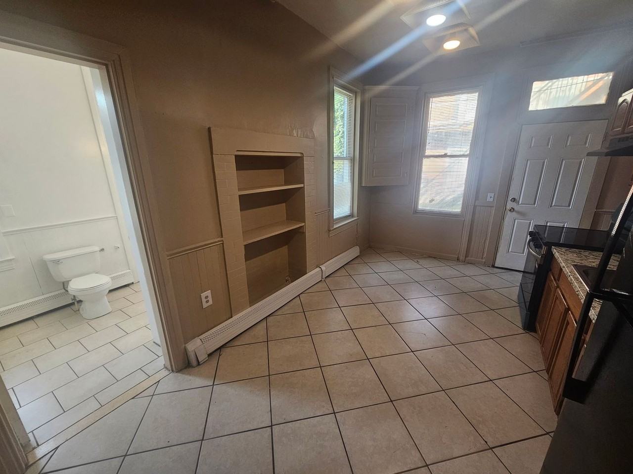 574 W Market St - Photo 3 of 15