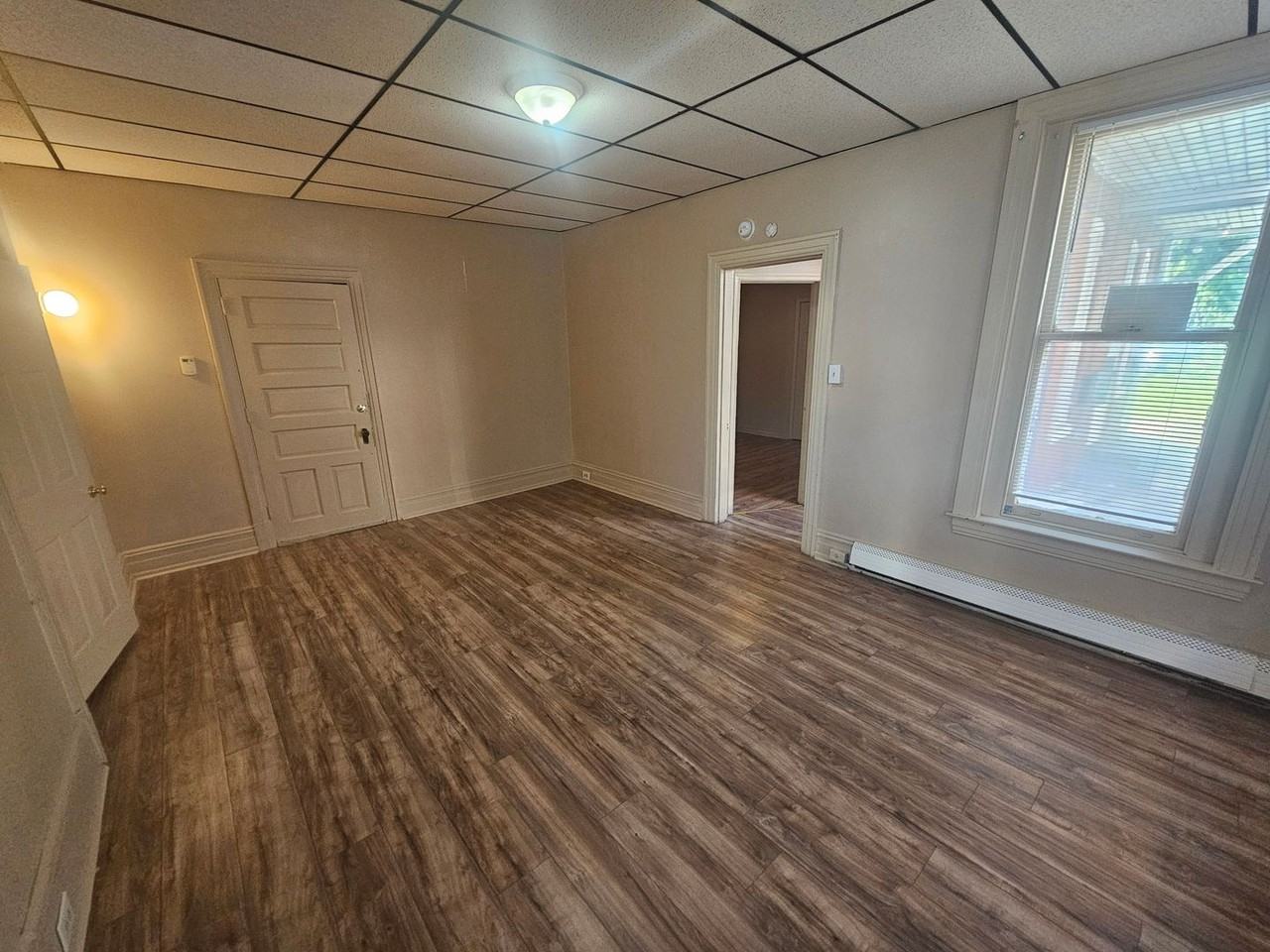 574 W Market St - Photo 7 of 15