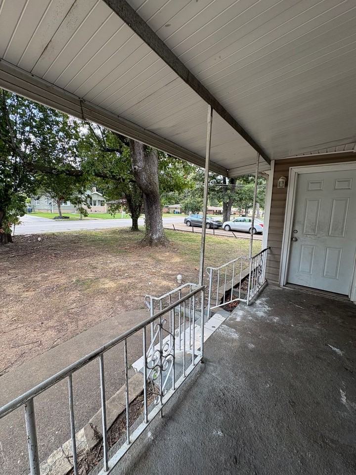 5611 Old Mission Rd - Photo 3 of 16