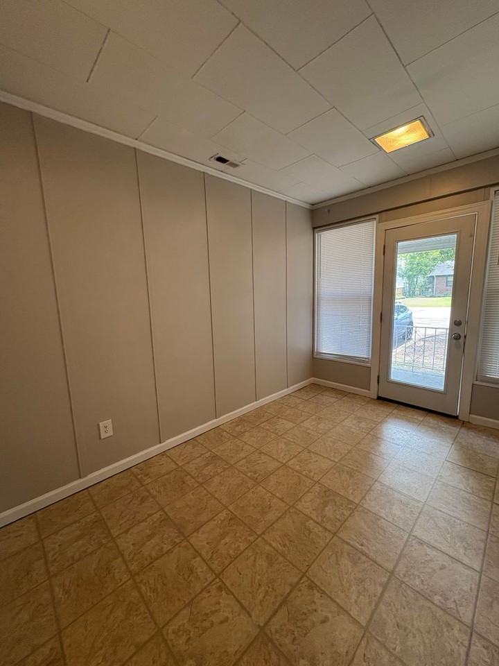 5611 Old Mission Rd - Photo 5 of 16