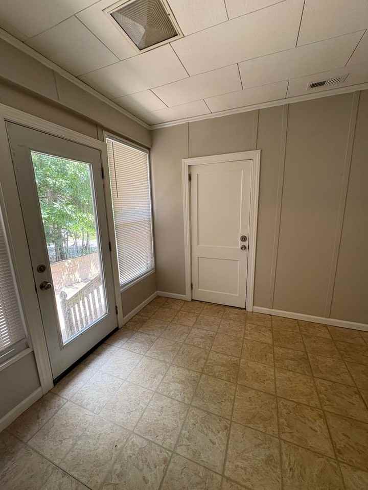 5611 Old Mission Rd - Photo 6 of 16