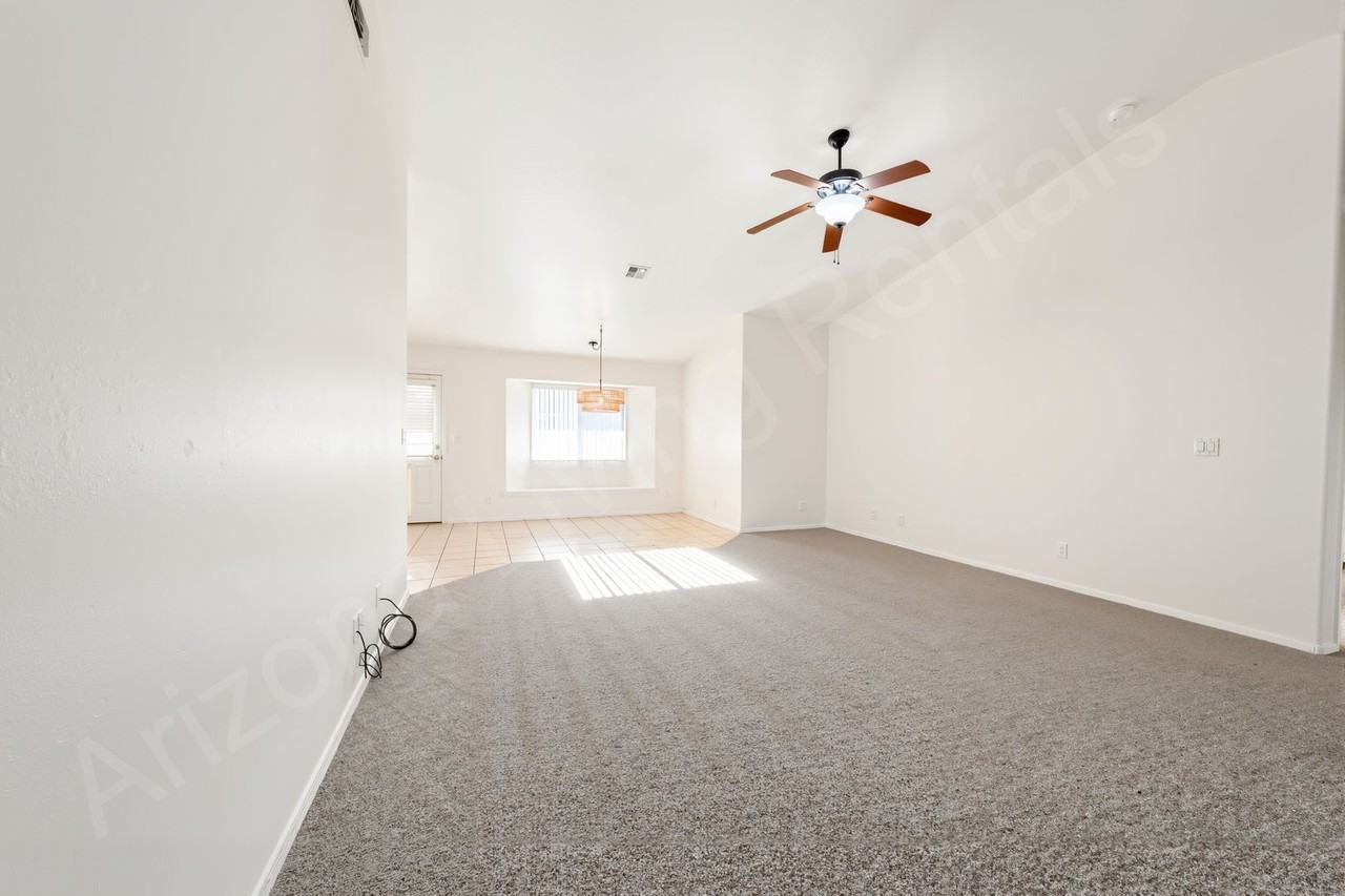 3145 N Jerome St - Photo 5 of 24