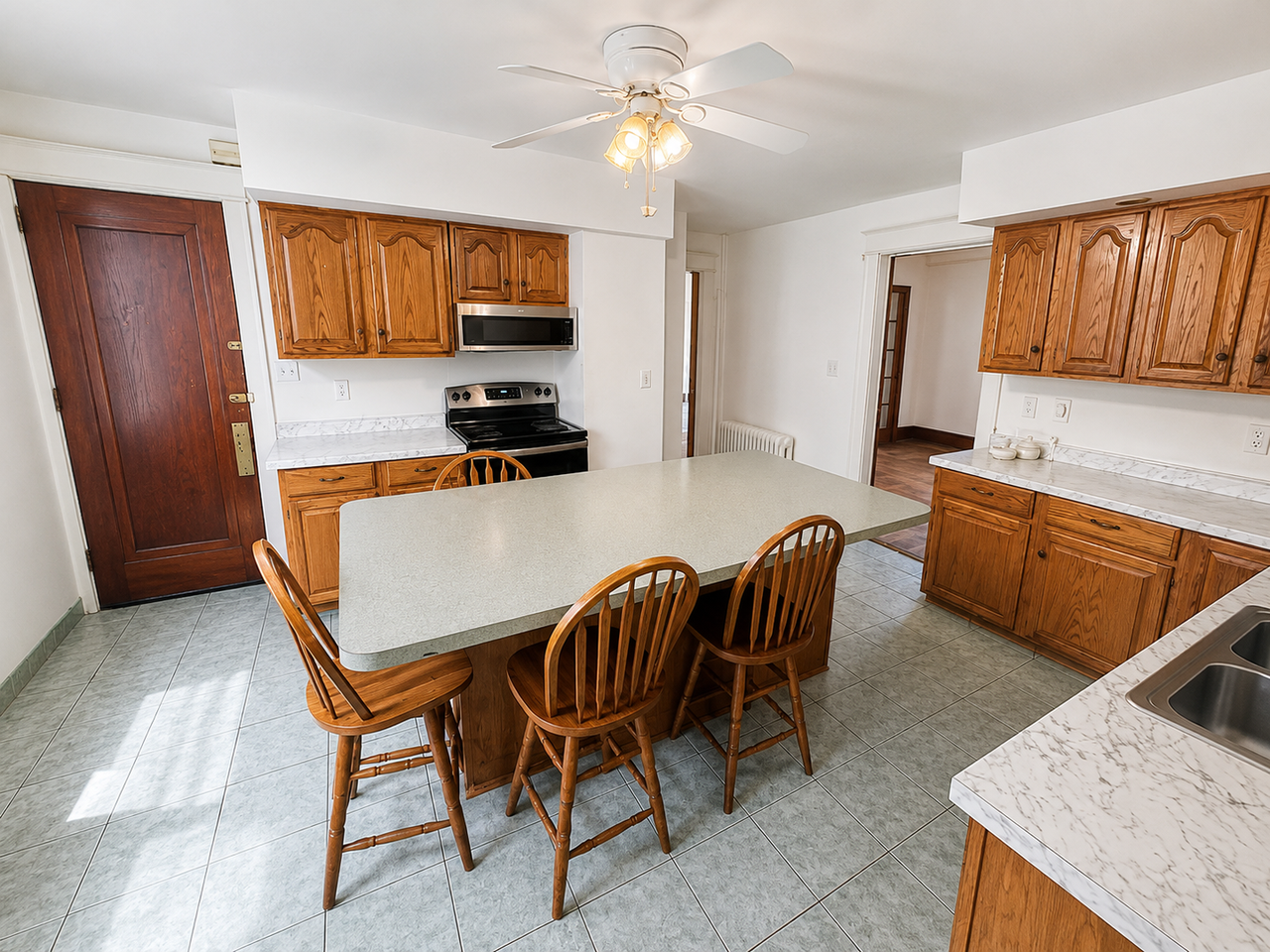 136 N Broad St - Photo 4 of 17