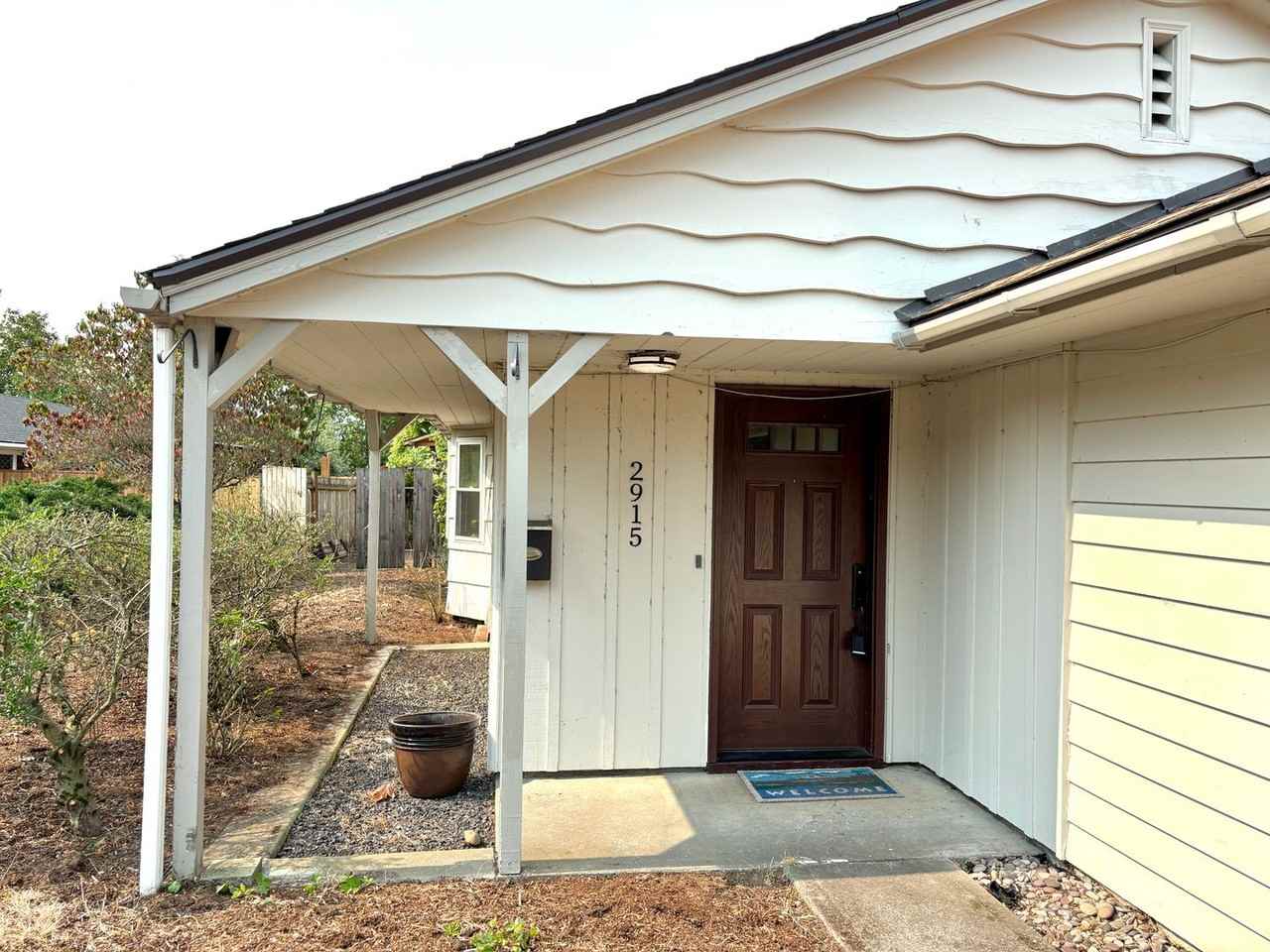 2915 Ne Fremont Dr - Photo 3 of 25