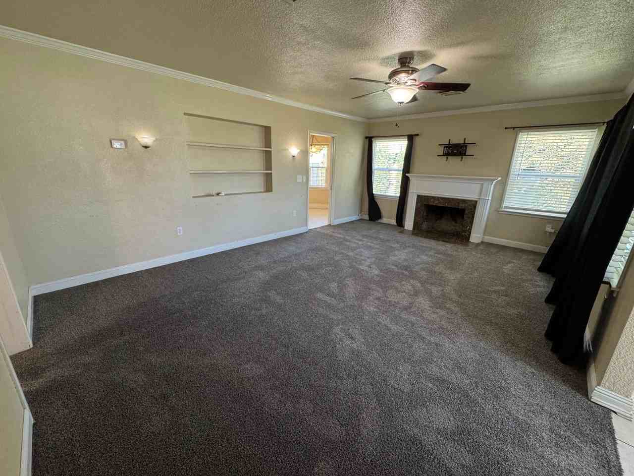 1709 Ventura St - Photo 2 of 7