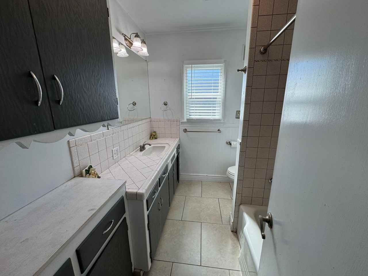 1709 Ventura St - Photo 6 of 7