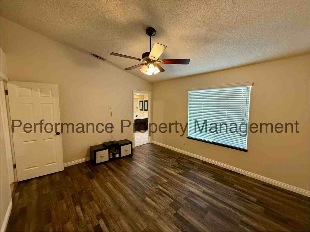 10910 Mohican Dr - Photo 7 of 23