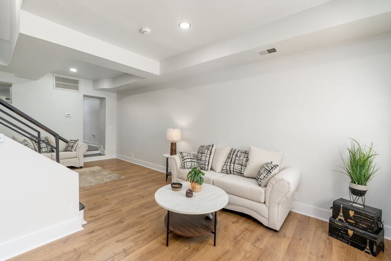 918 Ramsay St - Photo 4 of 21