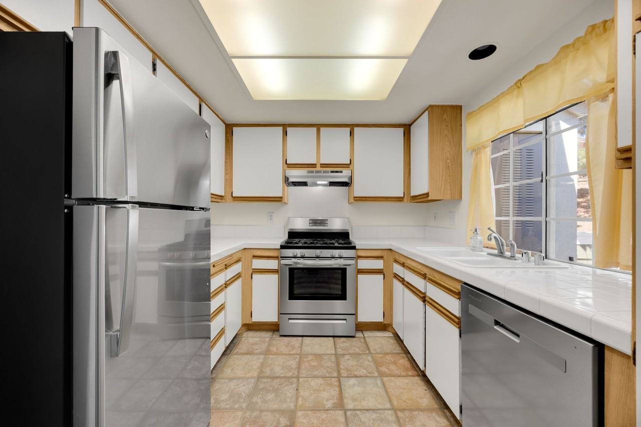 16540 Greystone Dr #126 - Photo 4 of 23