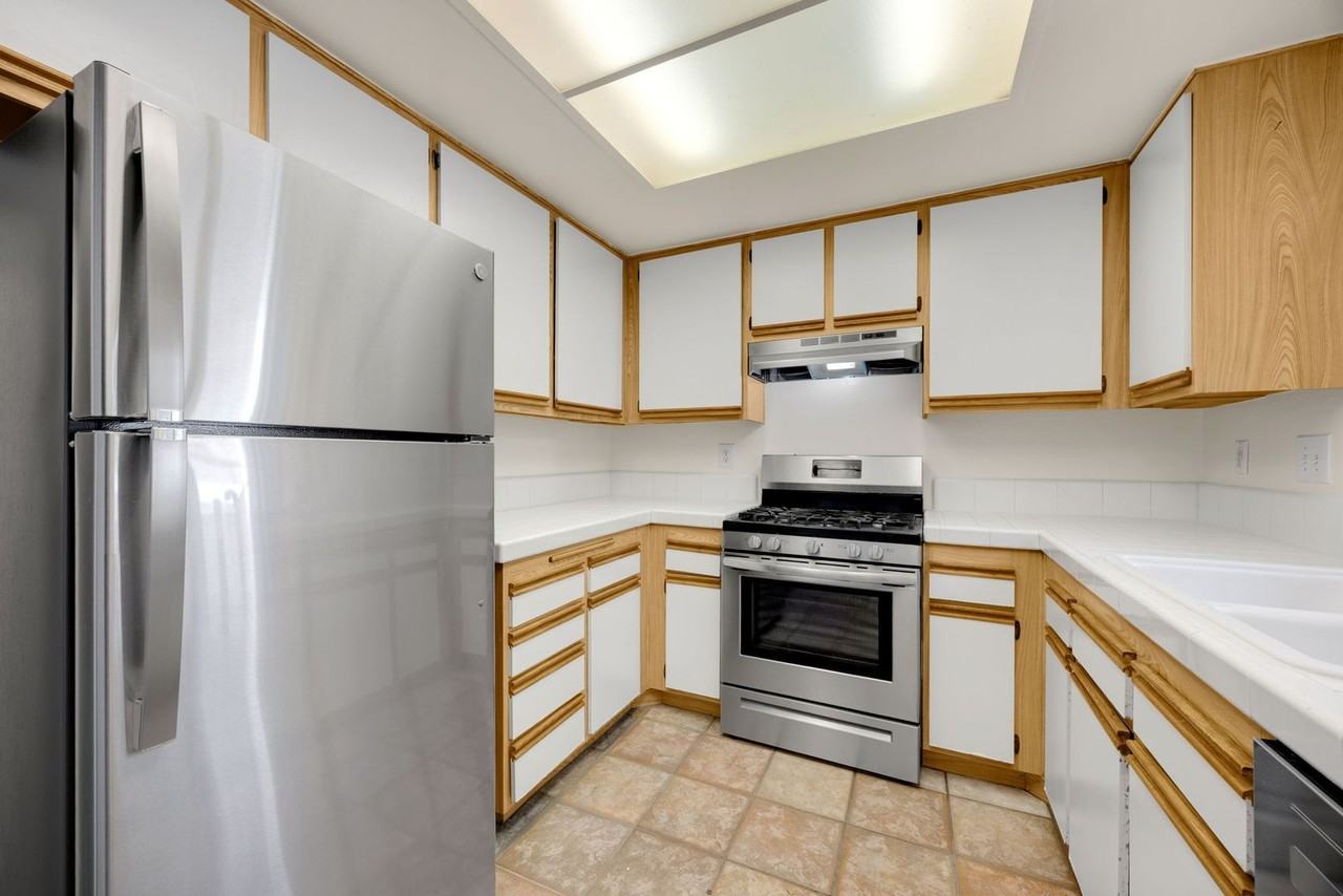 16540 Greystone Dr #126 - Photo 6 of 23
